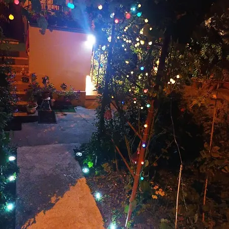 Cu Doua Si Gradina Apartment