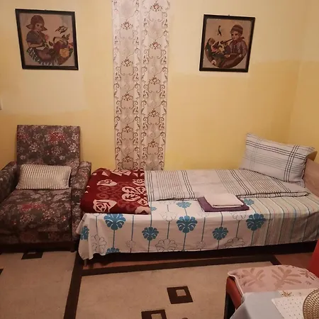 Apartment Cu Doua Si Gradina *