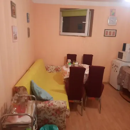 Cu Doua Si Gradina Appartement