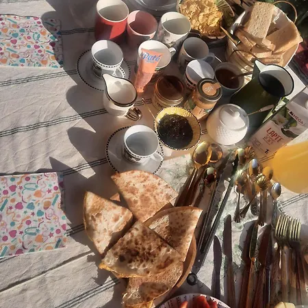 Cu Doua Si Gradina شقة *