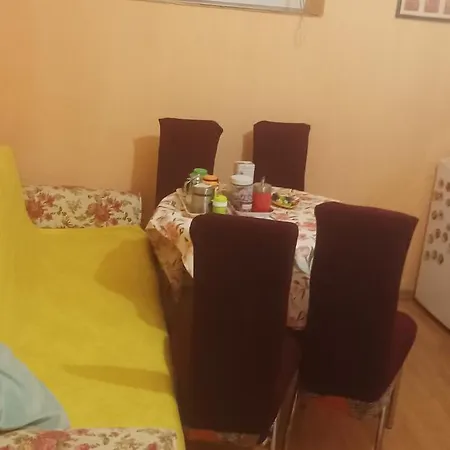 Cu Doua Si Gradina Apartment