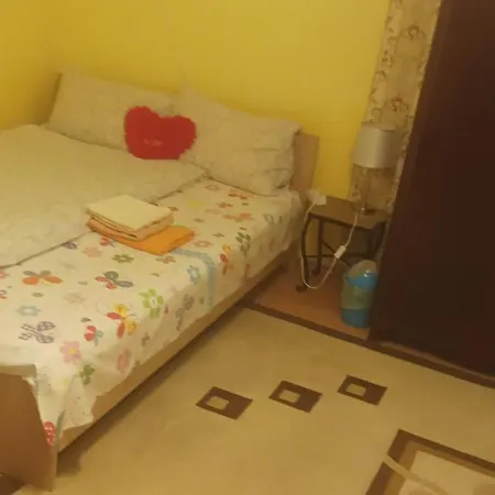 Cu Doua Si Gradina Apartment