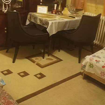 Daire Cu Doua Si Gradina *