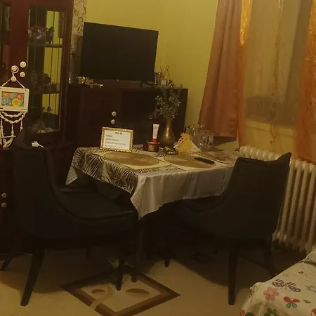 Apartamento Cu Doua Si Gradina