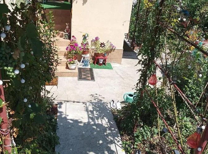 Cu Doua Si Gradina Appartement
