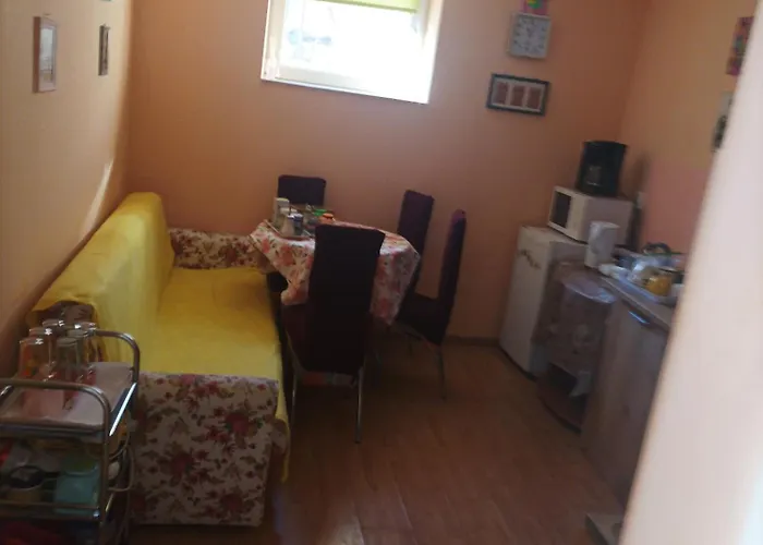 Cu Doua Si Gradina Appartement